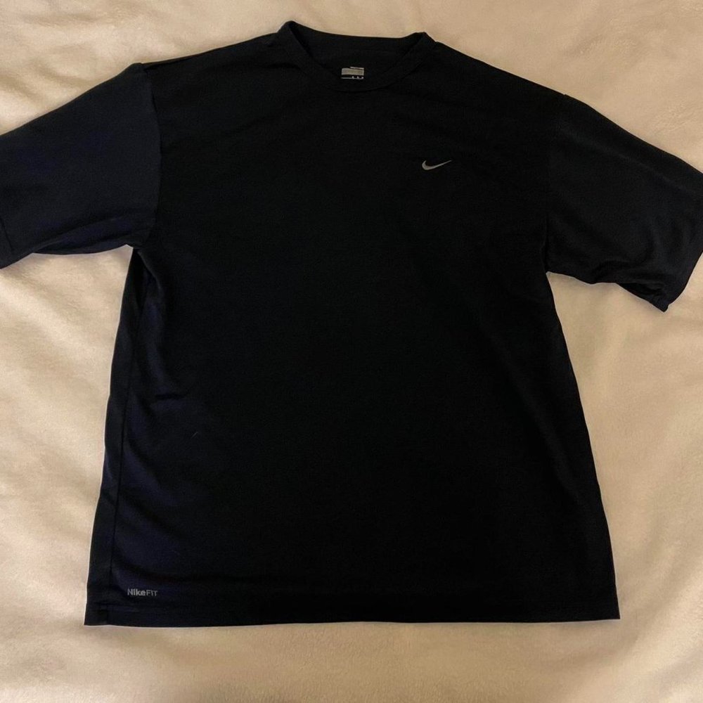 Nike Men's Black T-shirt